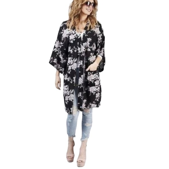 Spiritual Gangster Maya Floral Kimono One size - Picture 2 of 9